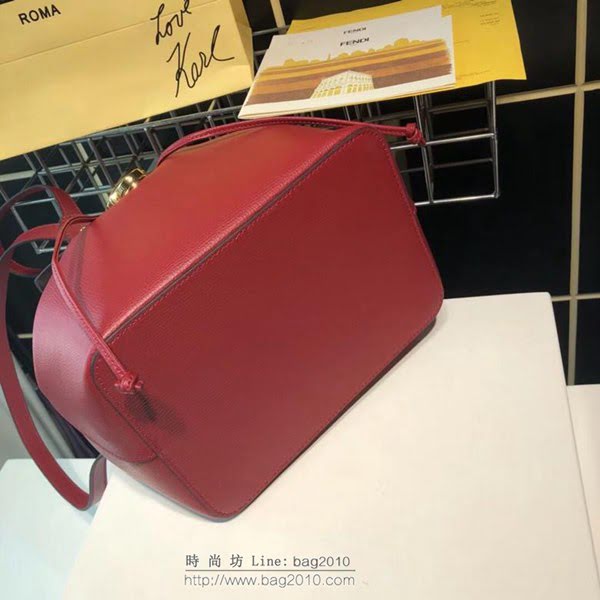 FENDI女包 BACKPACK新款 女士雙肩包 頂部金色五金裝飾 紅色 芬迪女背包  fdz2051